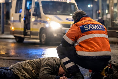 « Quelqu’un a fini par appeler le Samu » : un sans-abri blessé au couteau en Vendée